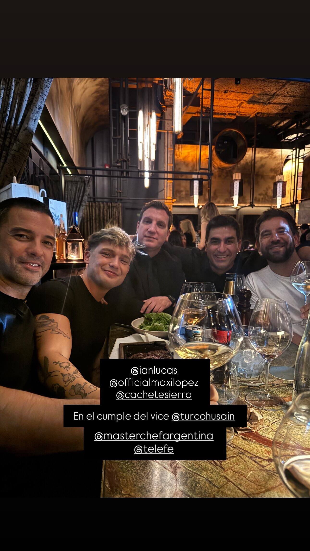 El Chino Leunis, Ian Lucas, Maxi López, el Turco y Cachete Sierra en el cumpleaños del exfutbolista