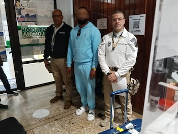 Ciudadano dominicano buscado con circular roja de la Interpol fue capturado en Medellín - crédito Migración Colombia