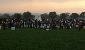 Adolescentes y niños acompañaban a