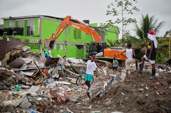 El terremoto del 10 de agosto llevó al Gobierno a declarar una emergencia económica, social y ecológica por 30 días tras estimar daños por $30 billones - crédito Paula Orozco/AP