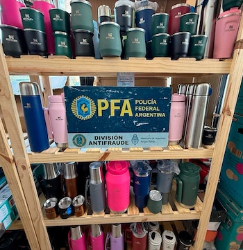 Parte de los artículos incautados