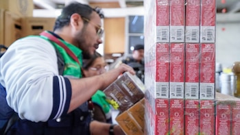 Cigarros, alcohol y medicamentos: decomisan 50 toneladas de productos en la Central de Abasto de la CDMX