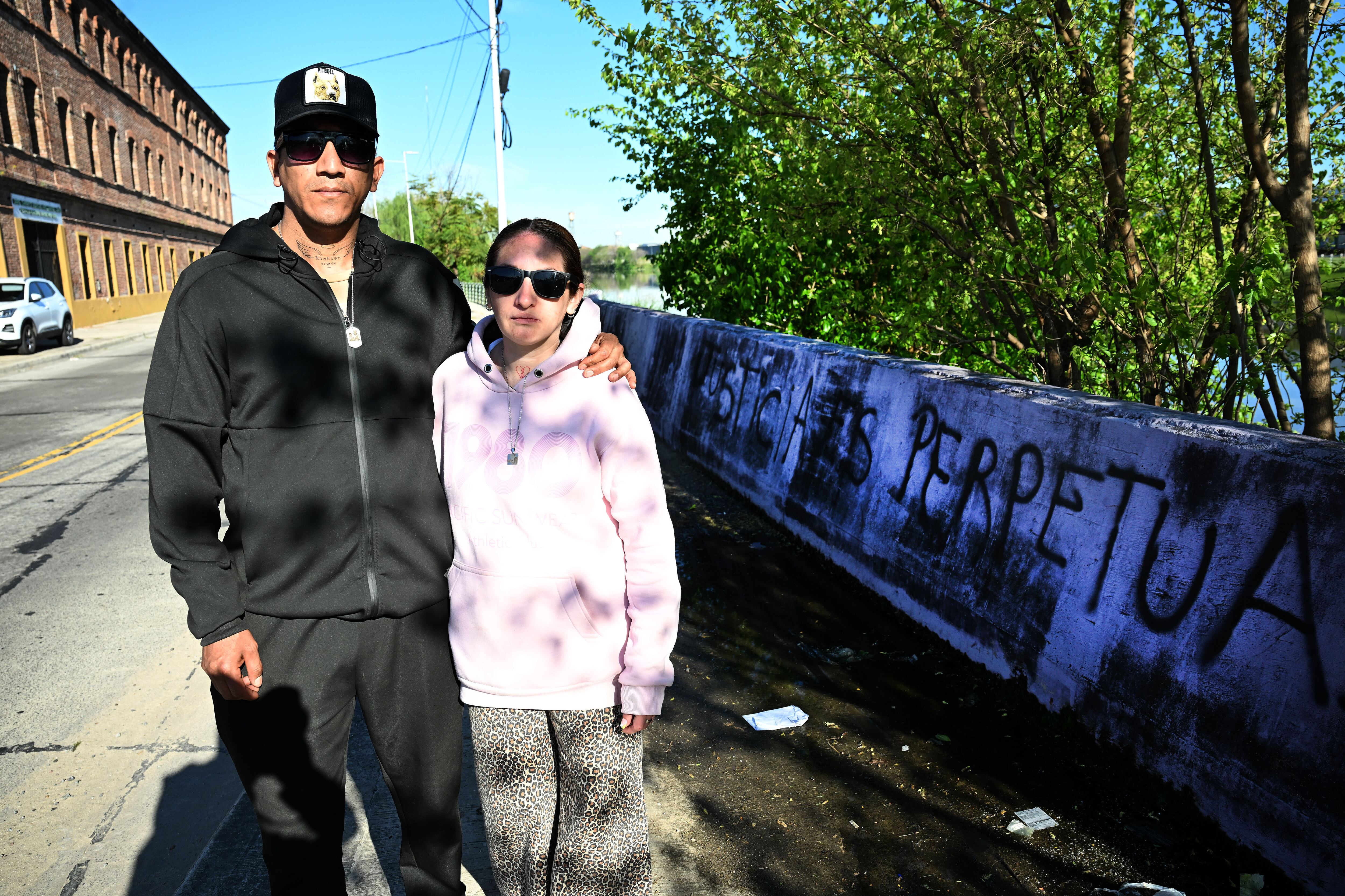 Alejandro y Johana en los tribunales (Maximiliano Luna)