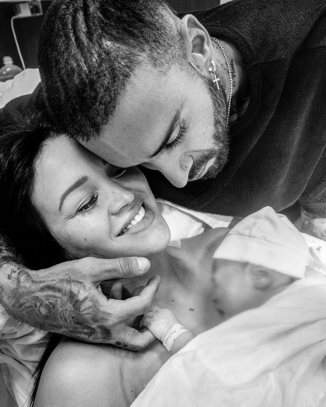 Angie Arizaga y Jota Benz se convirtieron en padres por primera vez. Instagram/angiearizaga