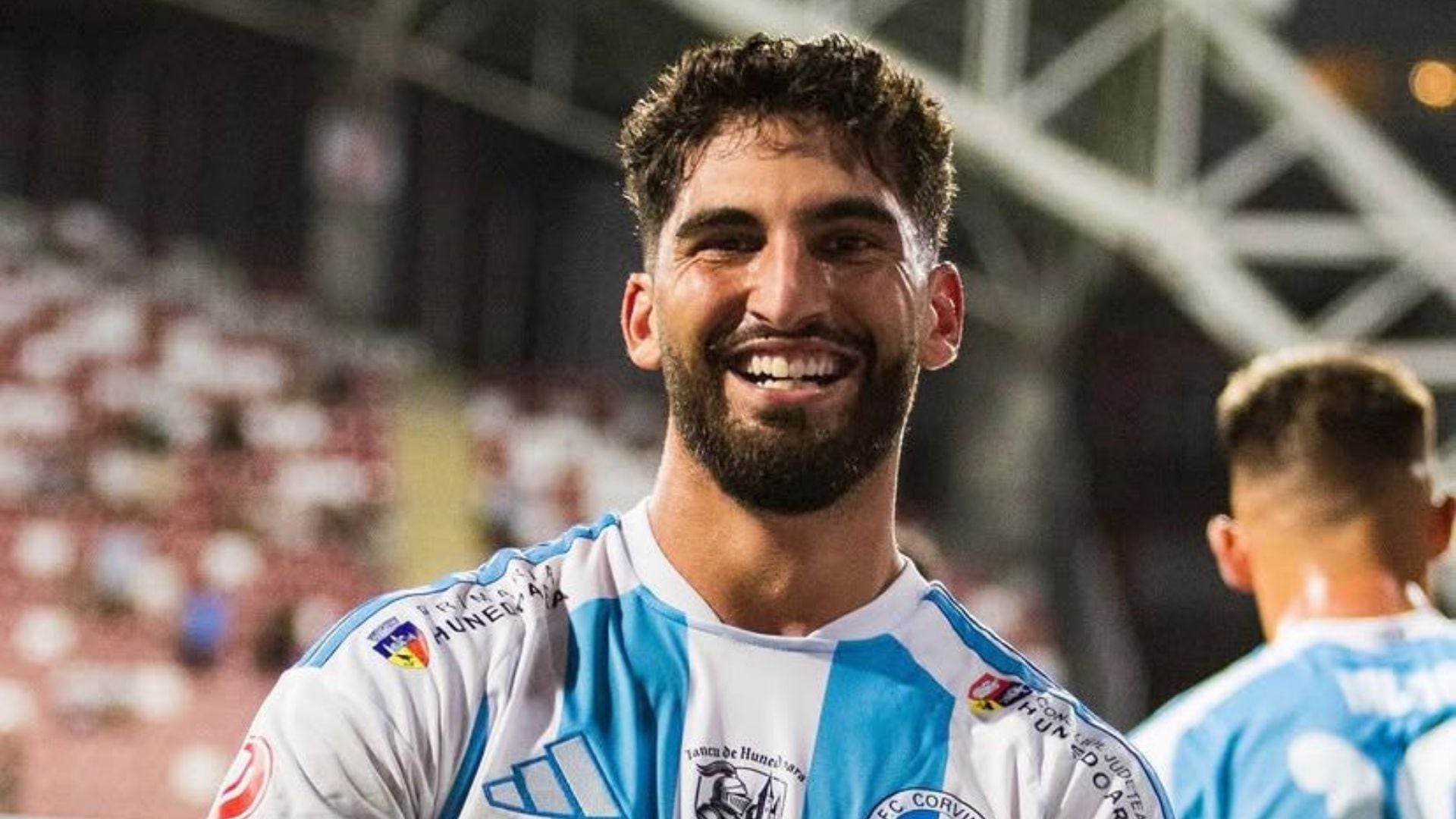 Renato Espinosa estrenó su casillero goleadora con Corvinul Hunedoara en la igualada contra Dinamo Bucarest. - Crédito: Difusión