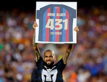 Barcelona retiró a Dani Alves