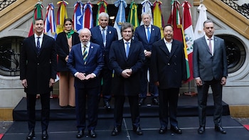 Javier Milei, junto a líderes