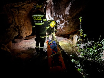 El cuerpo de Eunice Ríos Quintero fue recuperado después de 11 horas de labores de rescate en Girón - crédito Bomberos