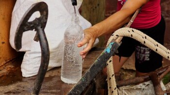 La escasez de agua colma la paciencia de los cubanos