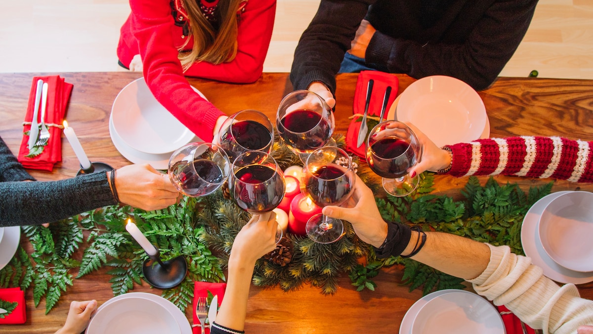 Copas de espumante listas para brindar
