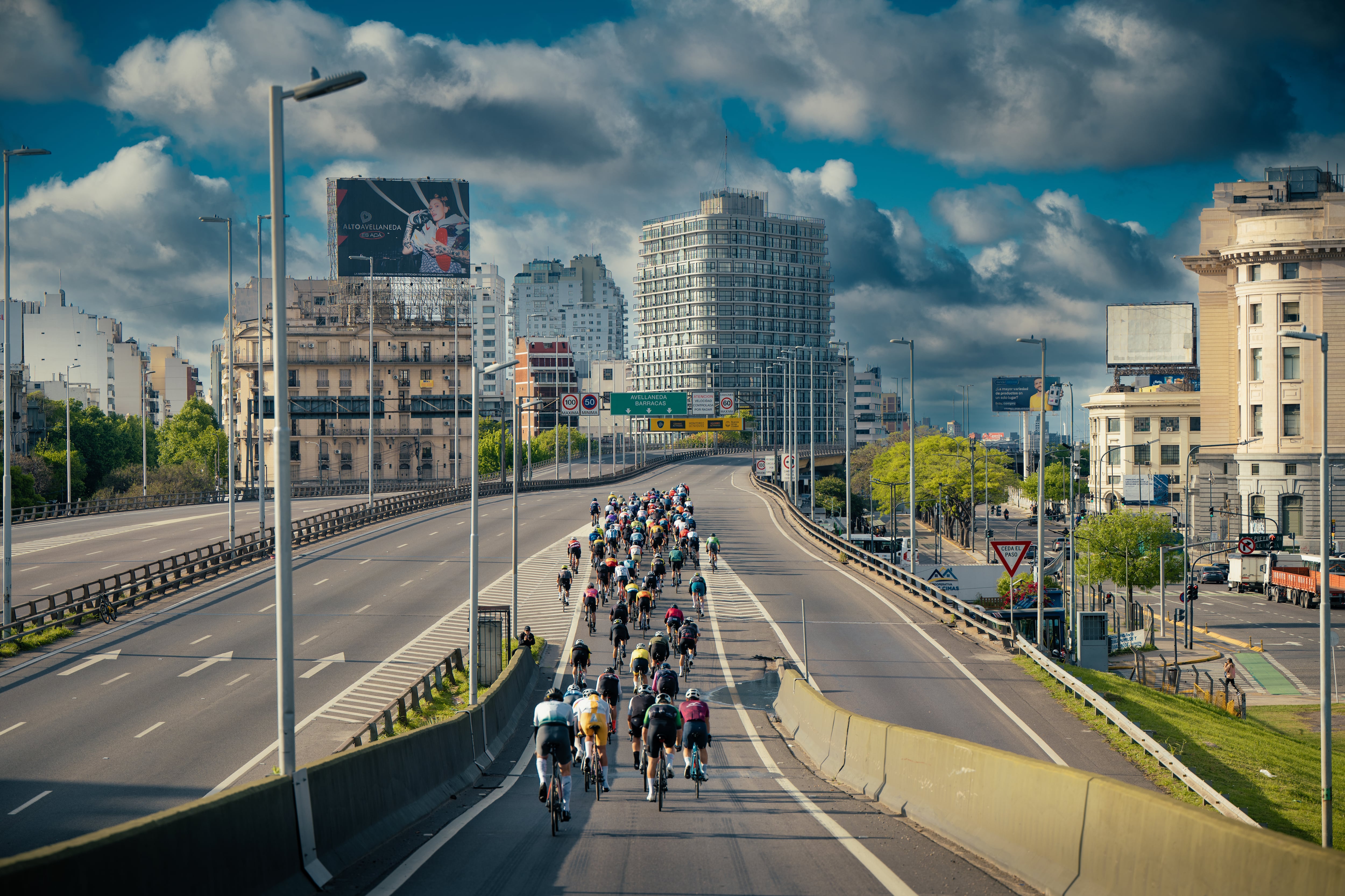 La competencia fue declarada de Interés Deportivo por la Legislatura de la Ciudad de Buenos Aires y cuenta con el respaldo de organismos públicos y marcas privadas