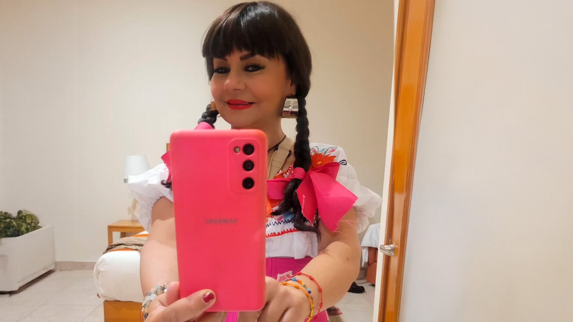Quién es Bettyna Salazar, comediante de Televisa que fue diagnosticada con cáncer de mama