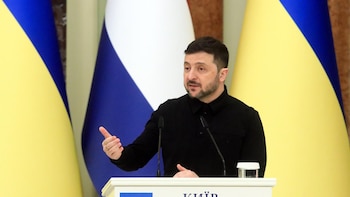 Ucrania envía al primer equipo