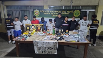 Detienen a nueve ecuatorianos en Trujillo: PNP incauta Mini Uzi, dinamita, marihuana y cuadernos con presuntos cupos
