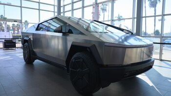 Tesla llama a revisión 46.096