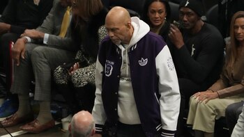 Kareem Abdul-Jabbar, hospitalizado tras una