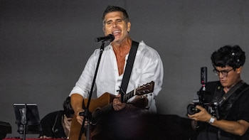 Christian Meier emocionó al público con sus memorables temas. Foto: 3 Puntos