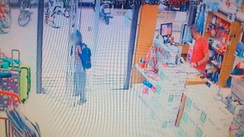 “Apenas le di la bolsa