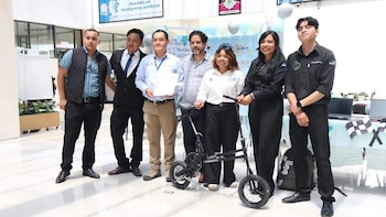 Ingenio mexicano, estudiantes de Edomex crean bicicleta plegable que se transforma en carrito de carga