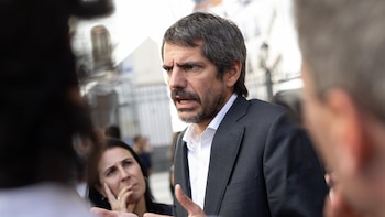 Urtasun pide a Vivas que "agilice" el traslado a la península de 500 menores de Ceuta: "Necesitamos su colaboración"