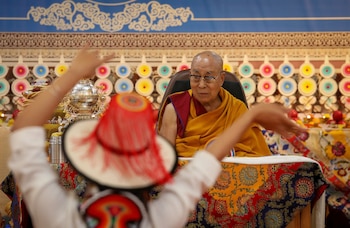 La disputa por la sucesión del Dalai Lama enfrenta al círculo de confianza tibetano y al gobierno chino, que busca controlar el próximo nombramiento (REUTERS/Stringer)