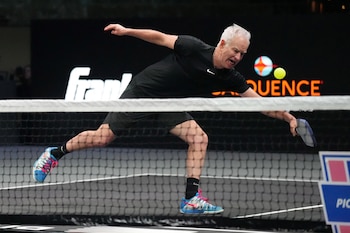 O crescimento contínuo do pickleball representa um desafio para o sistema de saúde pública e requer uma revisão das estratégias de prevenção e cuidados de saúde para adultos (Crédito obrigatório: Jim Rassol-USA TODAY Sports)