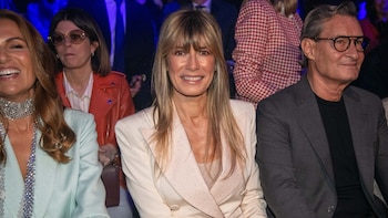 El juez Peinado da un plazo de cinco días a Begoña Gómez para demostrar que solo viajó al Reino Unido para la graduación de su hija