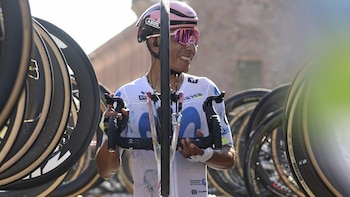 Nairo Quintana se despide del ciclismo profesional: así fue el pasillo de honor que le hicieron en el Giro de Emilia