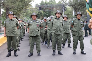 Veteranos de guerra participaron en el desfile organizado para recordar a quienes defendieron la soberanía nacional durante el conflicto de 1969.
(Foto: Fuerzas Armadas)