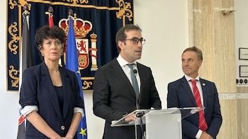 Saiz espera que Ceuta pueda desarrollar "en las máximas condiciones de normalidad" su fiesta del 1 de noviembre