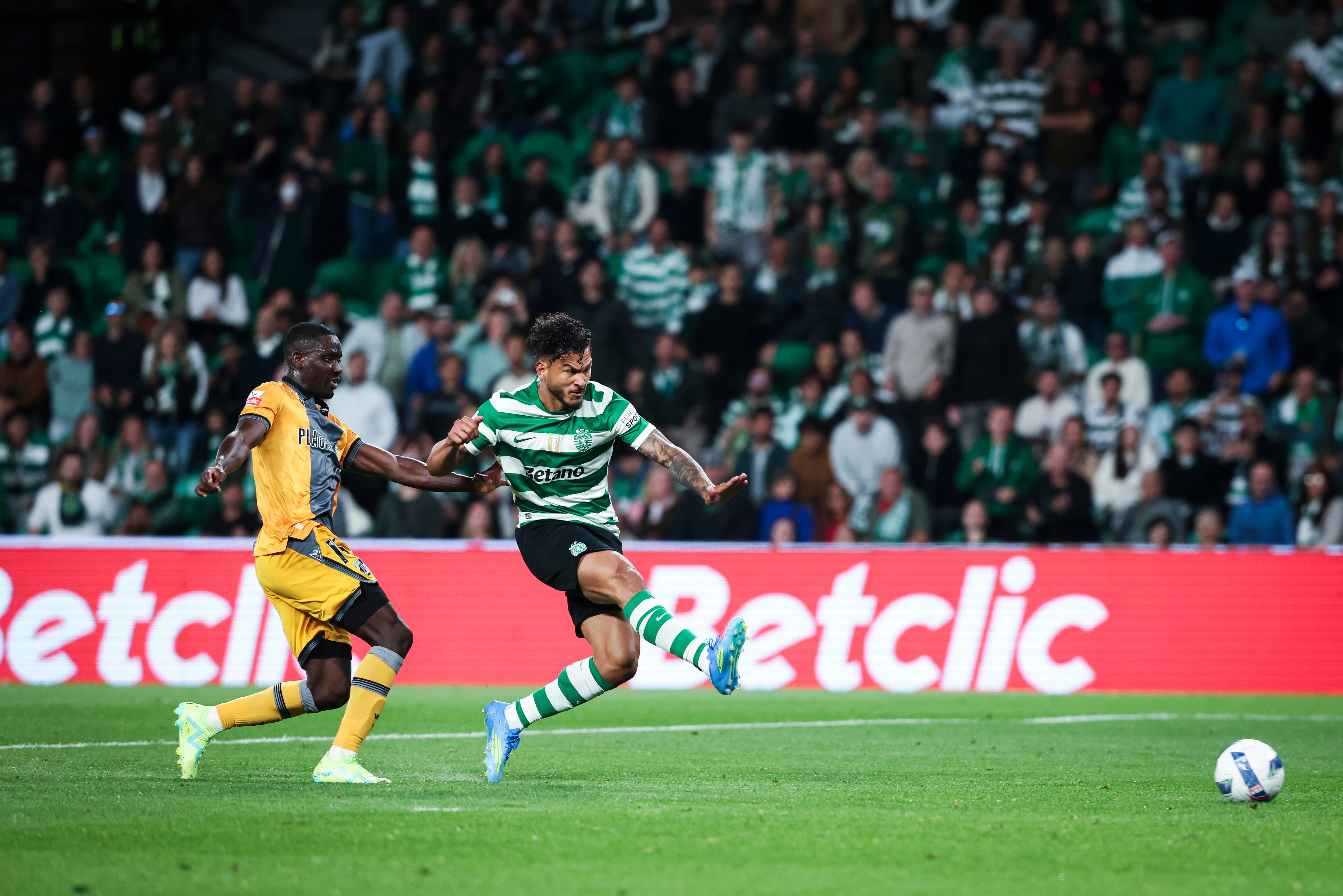 El delantero colombiano suma 36 goles y siete asistencias en 51 partidos con el Sporting en esta temporada, batiendo sus propios registros-crédito JOSE SENA GOULAO/EFE/EPA