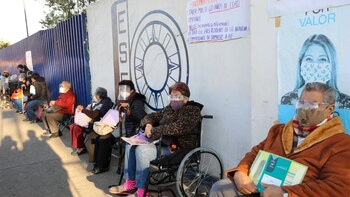 Largas filas y mucha esperanza: