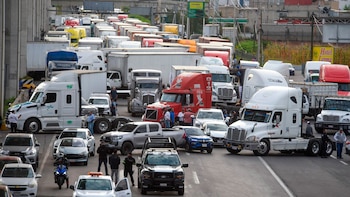 Asaltos y operadores asesinados: qué falta para garantizar la seguridad del transporte de carga en México