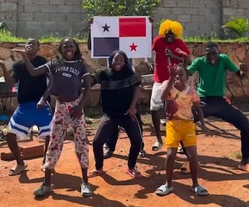 ¡Fiebre canalera en África! Niños de Hyper Kids Africa dedican una coreografía a la selección de Panamá.