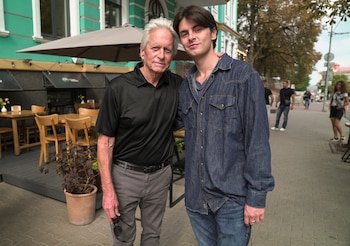 El hijo de Michael Douglas, Dylan, se prepara para ser parte de la cinta "I Will Come to You". (REUTERS/Anna Voitenko)
