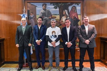 Pagar autos en dólares y cuotas: marcas y concesionarios analizan la nueva modalidad de venta de 0 km que impulsa el Gobierno