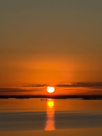 Atardeceres dorados y horizontes infinitos,