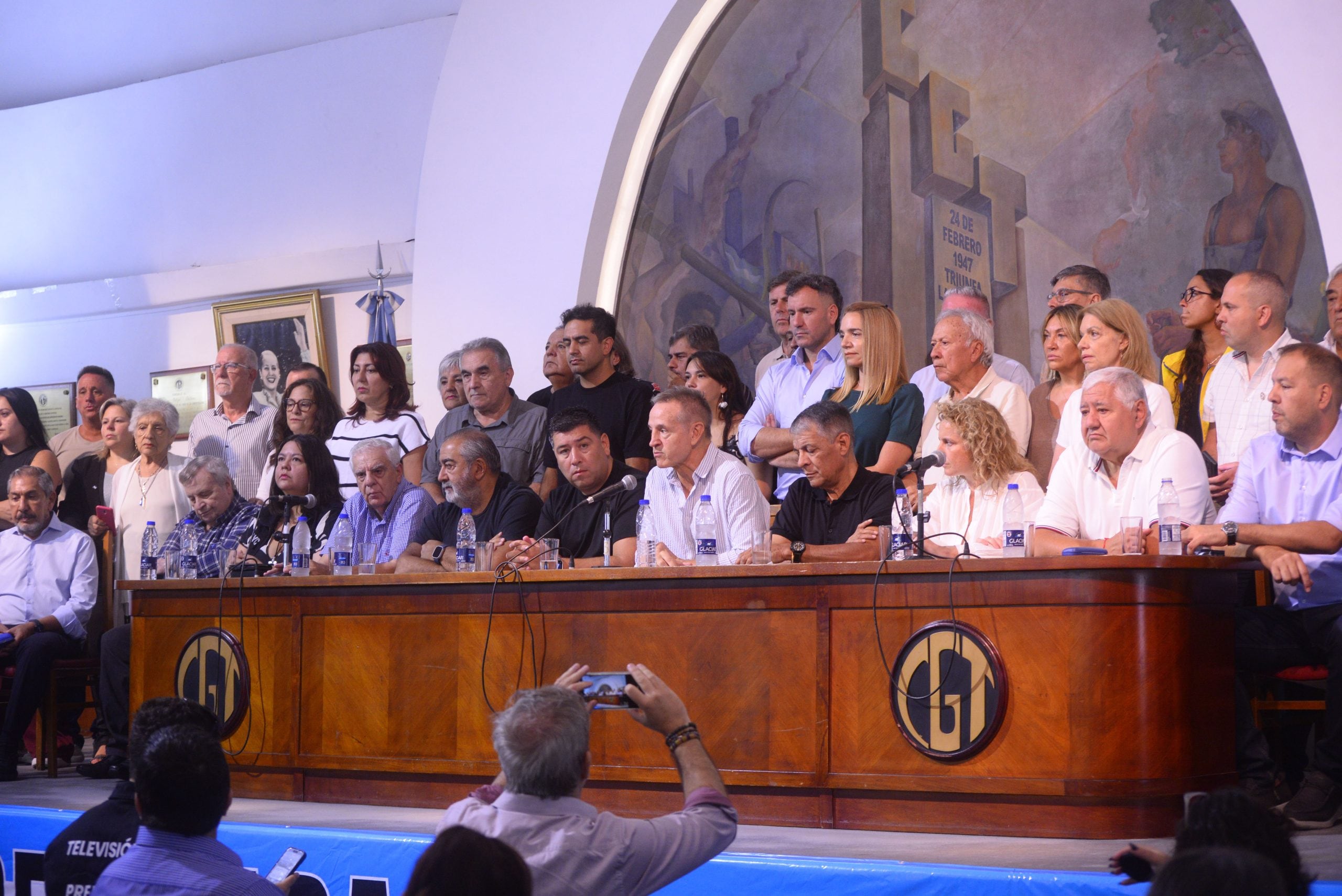 La Confederación General del Trabajo (CGT) confirmó el paro de mañana.