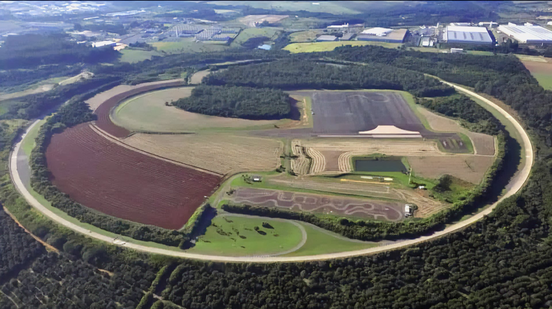 Vista aérea del Campo de Pruebas de Cruz Alta en Indaiatuba, Brasil, el centro de ensayos físicos de automóviles de General Motors para Sudamérica. (GM Argentina)