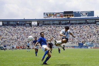 La exquisita definición de Maradona frente a Italia en la fase de grupos del Mundial