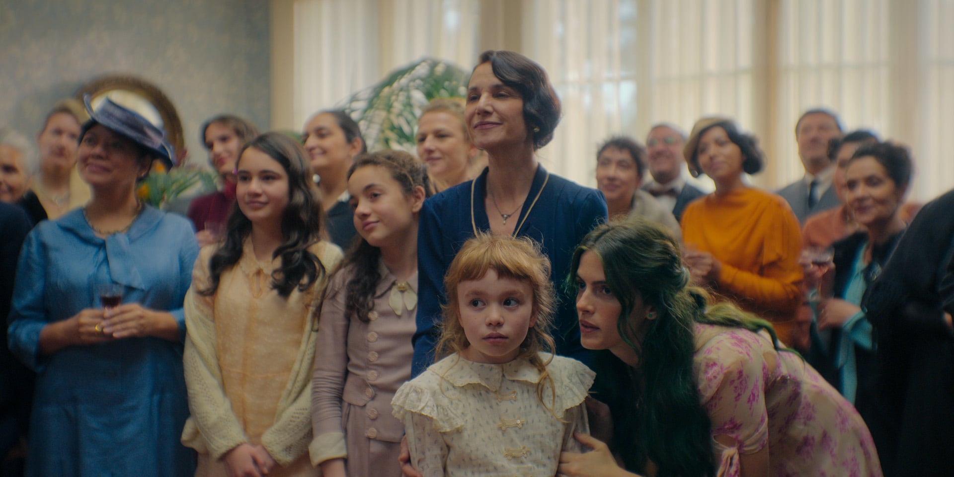 La familia del Valle en sus pocos momentos de felicidad. (prensa Amazon MGM Studios)
