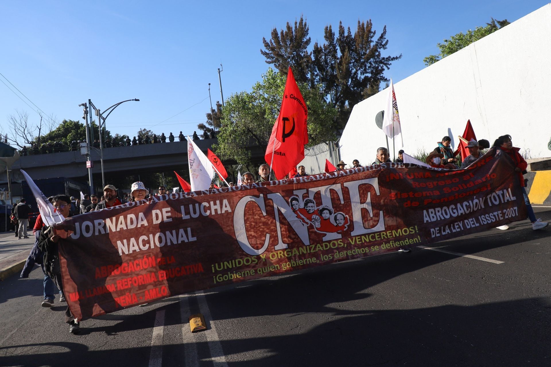 Parte de la CNTE se retira del plantón en el Zócalo de la CDMX. (FOTO: DANIEL AUGUSTO/ CUARTOSCURO.COM)