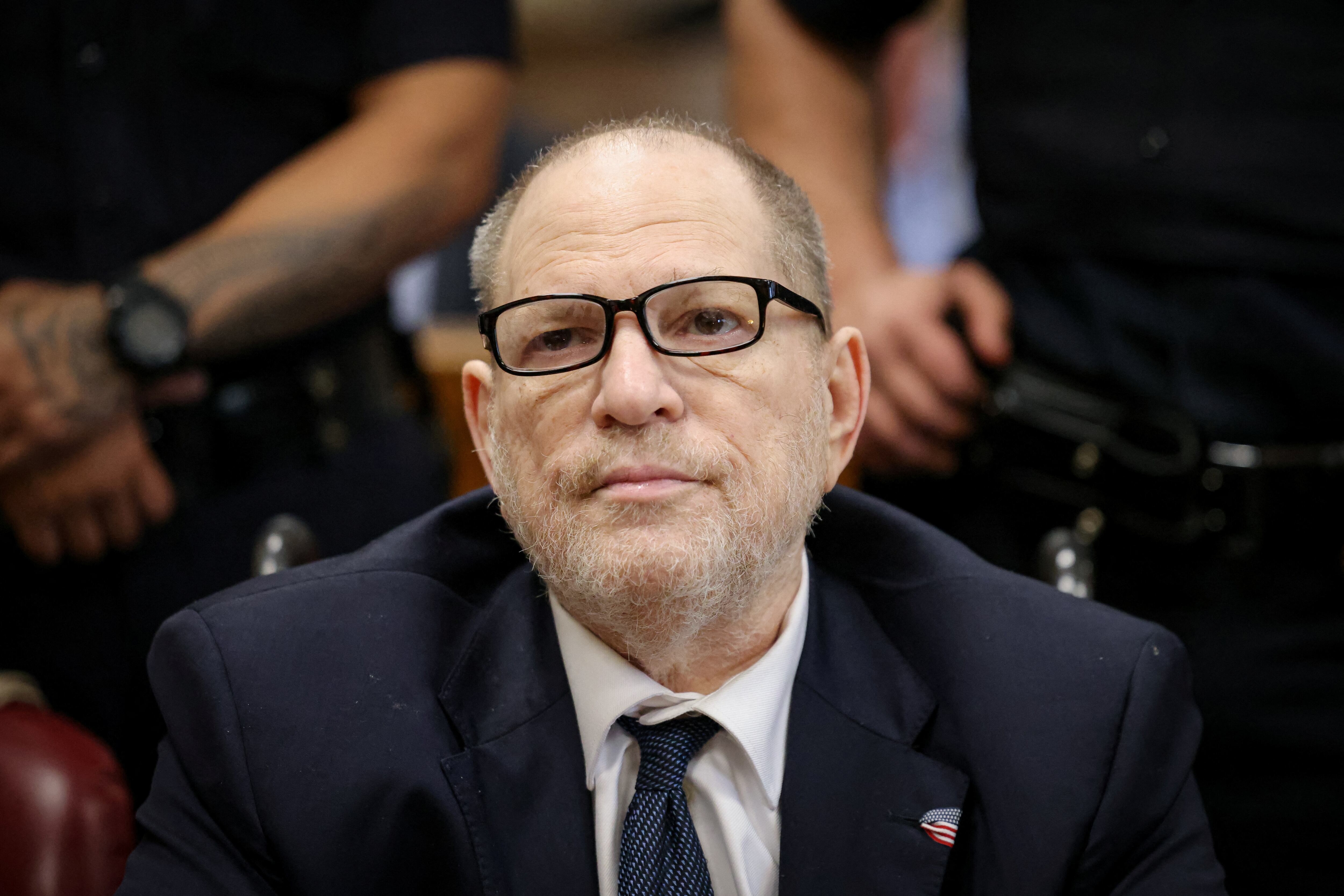 En su primera entrevista desde prisión, Harvey Weinstein reiteró que nunca agredió sexualmente a ninguna mujer (REUTERS/Brendan McDermid/Pool)