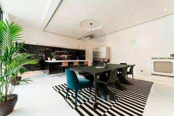 La mansión cuenta con 813