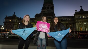 Militantes "pro vida" frente al