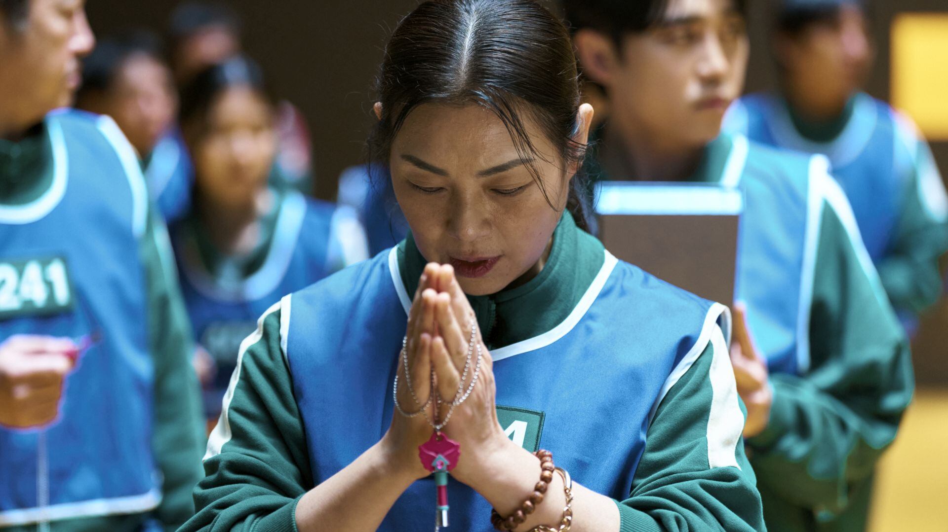 La serie surcoreana sirve como punto de partida para analizar cómo la pobreza, el endeudamiento y la exclusión social. (Netflix)