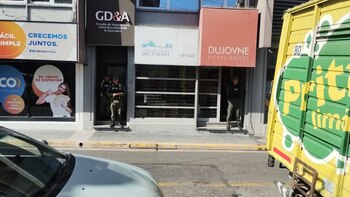 Otro de los allanamientos se realizaen la sede de la empresa Dujovne, también en Paraná.