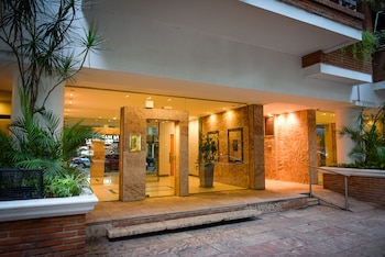 Fachada del departamento de Manuel Adorni en Caballito - Miró 550