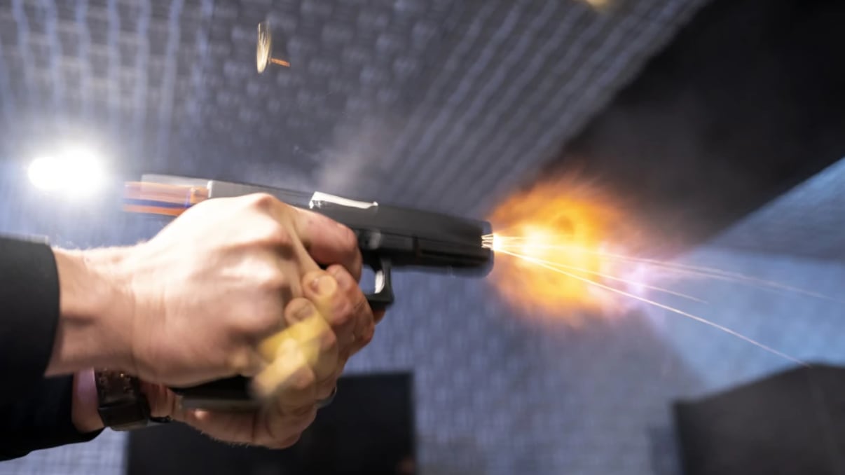 En los últimos días, varios ataques armados han quedado registrados en video, evidenciando hechos violentos que han dejado múltiples víctimas en espacios públicos y zonas residenciales. AP