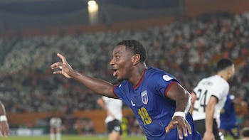 La pequeña Cabo Verde busca